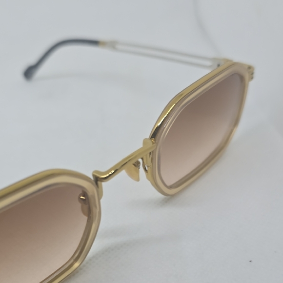 Chic Gold Women's Sunglasses - Picture 6 of 7